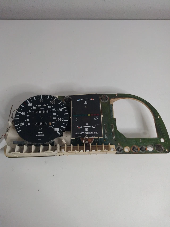 Cuadro de instrumentos modelo BMW 735i 85-86 repuestos o reparación Foto 2 de 4