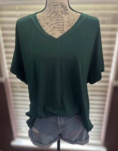 SHEIN LUNE Plus V-Neck Tee- 0XLarge