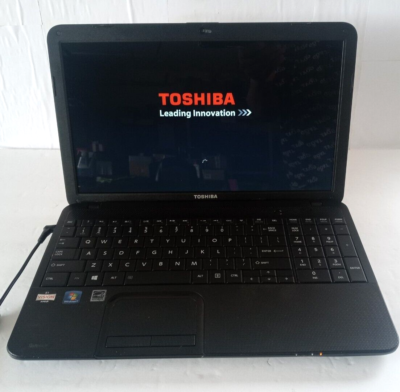 TOSHIBA SATELLITE C855D-S5315 320GB 4GB AMD E-300 APU 1.30GHz Win