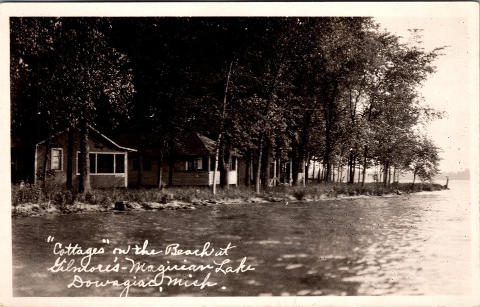 c1924 RPPC Cottages On The Beach Gilmores Cottages Magician Lake