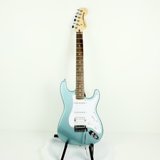 Squier Affinity Series Stratocaster Junior HSS, blu ghiaccio metallizzato