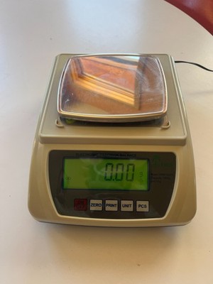 Tree HRB 1002 TL Top Loader Balance 1000g x 0.01g for Lab, Field & Classroom Use