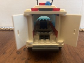 LEGO City: Ambulance (7890)Complete as shown w/Instructions No Box