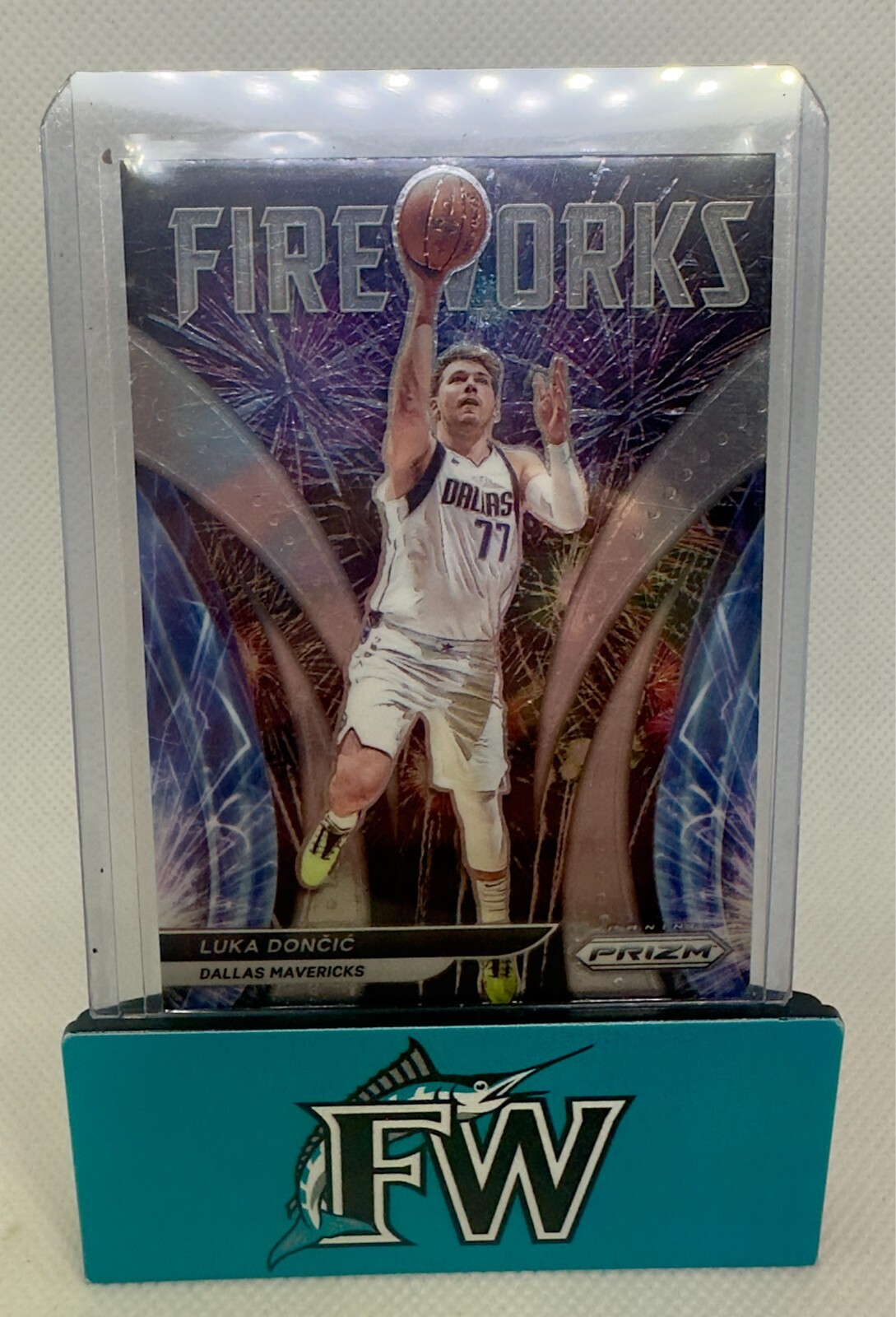 2021-22 Panini Prizm Luka Doncic #4 Fireworks Insert Mavericks