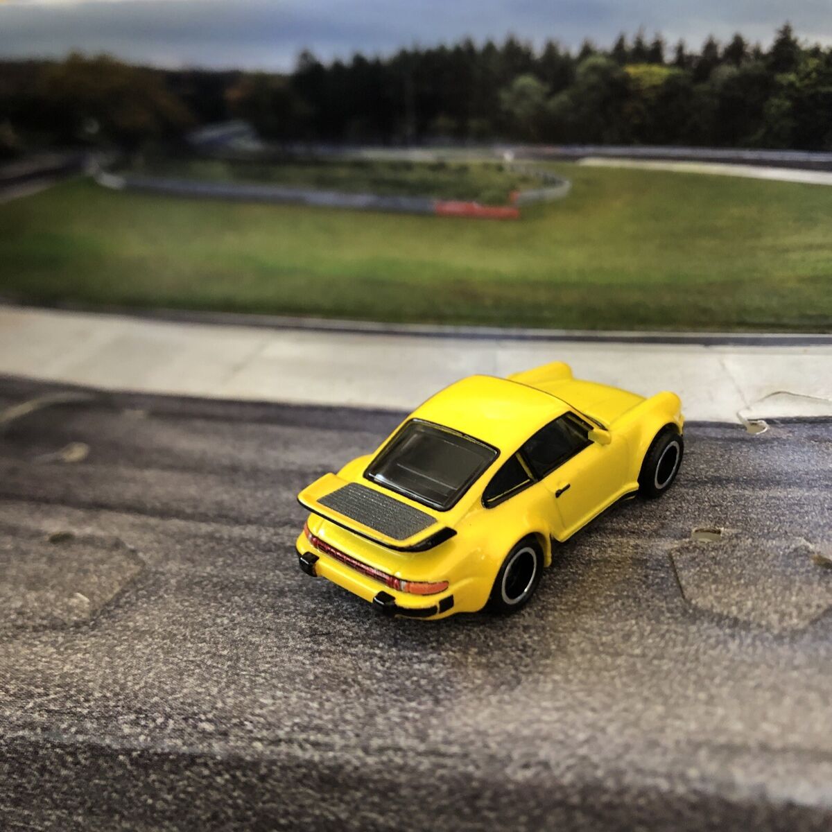 Hot Wheels Premium Boulevard Porsche 911 Turbo (930) Yellow