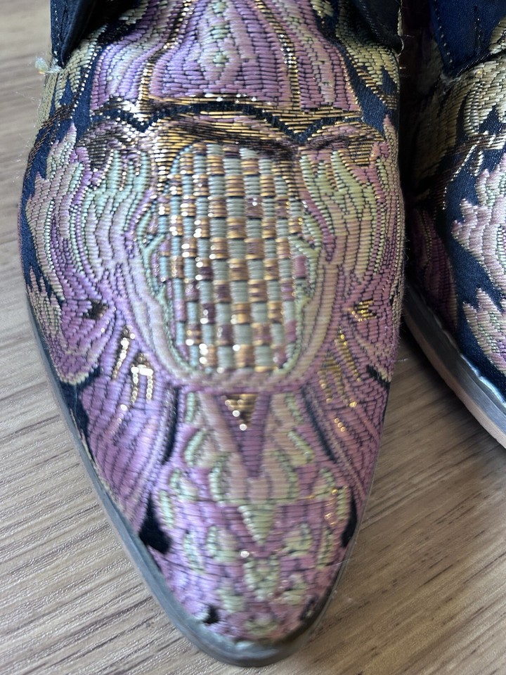 Lace up Silk boots Size 41 Black With Floral And Gold Embroidered