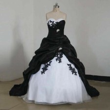 Black Gothic Vintage Wedding Dresses Sweetheart Ruffles Appliques Bridal Gowns