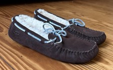 Women  s UGG Dakota Moccasin Slippers Brown Suede Size US 7 EU 38 5133