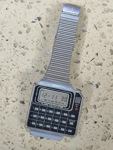Vintage Watch DIGITAL Calculator, hongkong -   Working need service Rare  Y