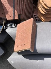 Redland Right-Hand External Angle Tile, used for finishing 90-degree corners i