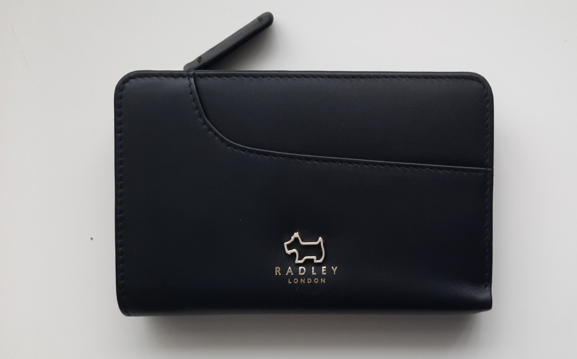 RADLEY  POCKETS  - BLACK LEATHER - MEDIUM BIFOLD PURSE  - DOG CHARM - RRP £79