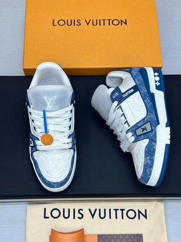 Louis Vuitton Sneakers Size 8