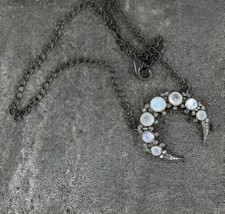 Collier croissant pierre de lune arc-en-ciel pendentif diamant moissanite pen...