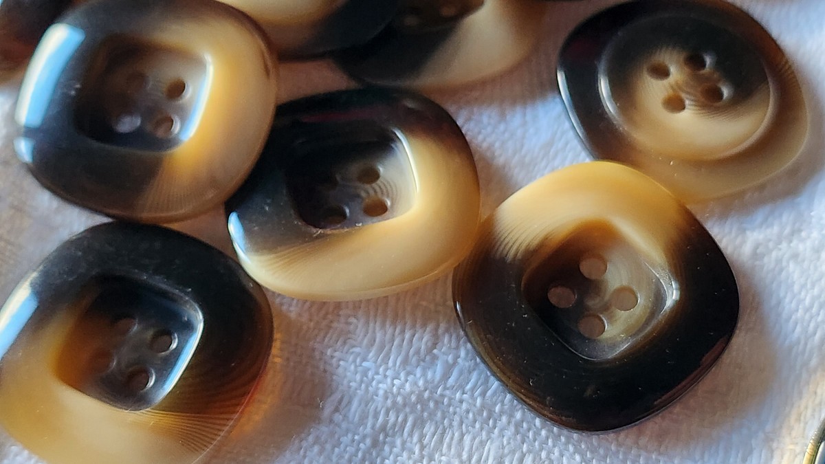Lot De 8 Boutons Vintage Marron/Noir Effet Corne - Diamètre 2,2 Cm - Réf. 1173 - France