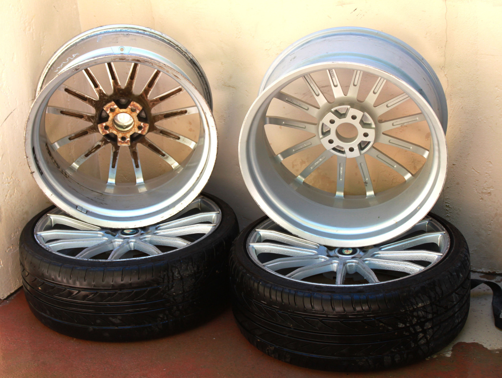 4 Matching 22" Savini Rims with 2 Tires 265/30ZR/22 Came of Maserati Gibli