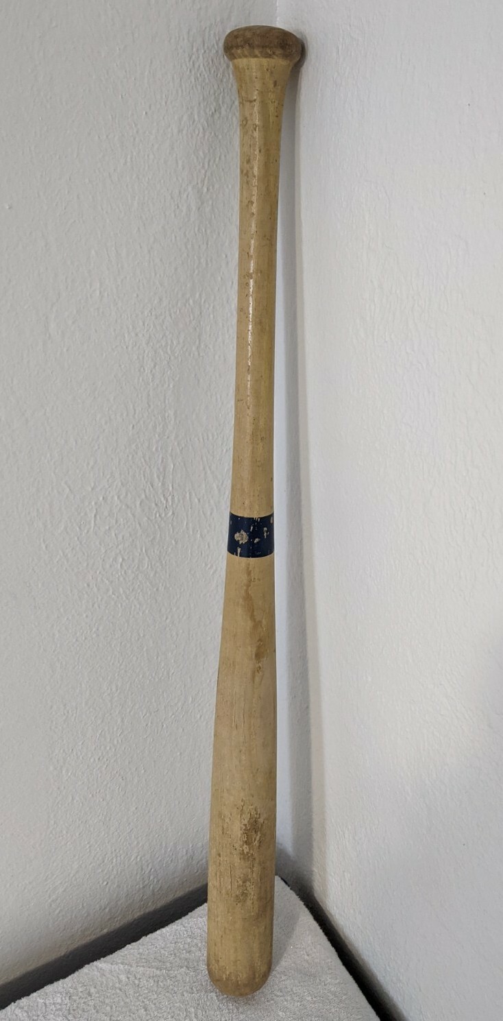 Vintage 31.5" Adirondack 212S Personal REGGIE JACKSON Model Wooden