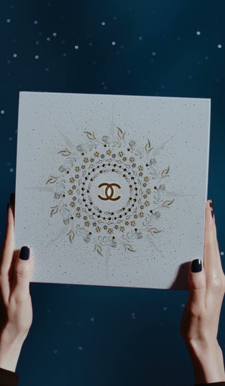 RARE!!! CHANEL Classic White Gift Box - Empty 2025 Christmas, Large Square, Mint