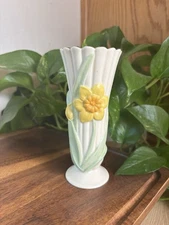 Vintage Lenox Daffodil 5.75” Bud Vase W/ Gold Trim
