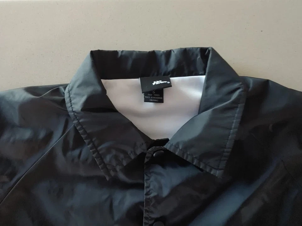 Chaqueta cortavientos forrada con botones completa para hombre No Fear y2k 2000 Sk8 Foto 3 de 4