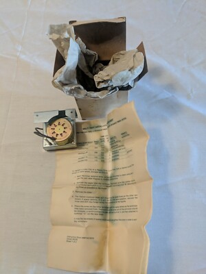 CARRIER HK25MJ172 TIMER RELAY, MODEL 172-3 208-240V, 50/60Cy Brand New Old Stock