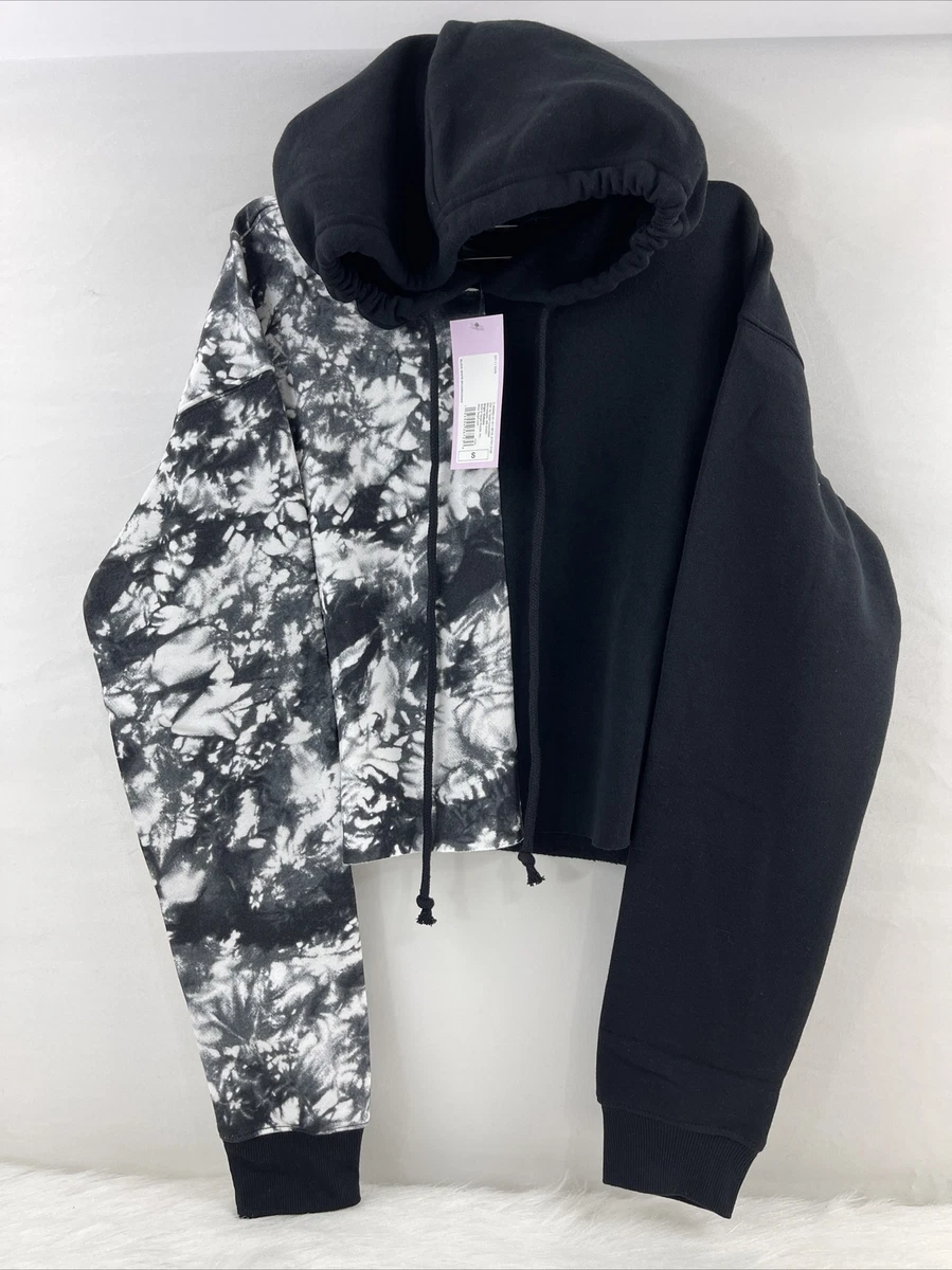 Su ter de mujer Con Capucha Mitad Negra Y Blanca Size S Queda