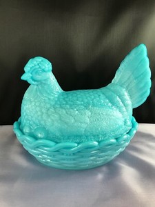 Vintage-L-G-Wright-Blue-Slag-Milk-Glass-Hen-on-Nest-6-75-Dish-w-Lid