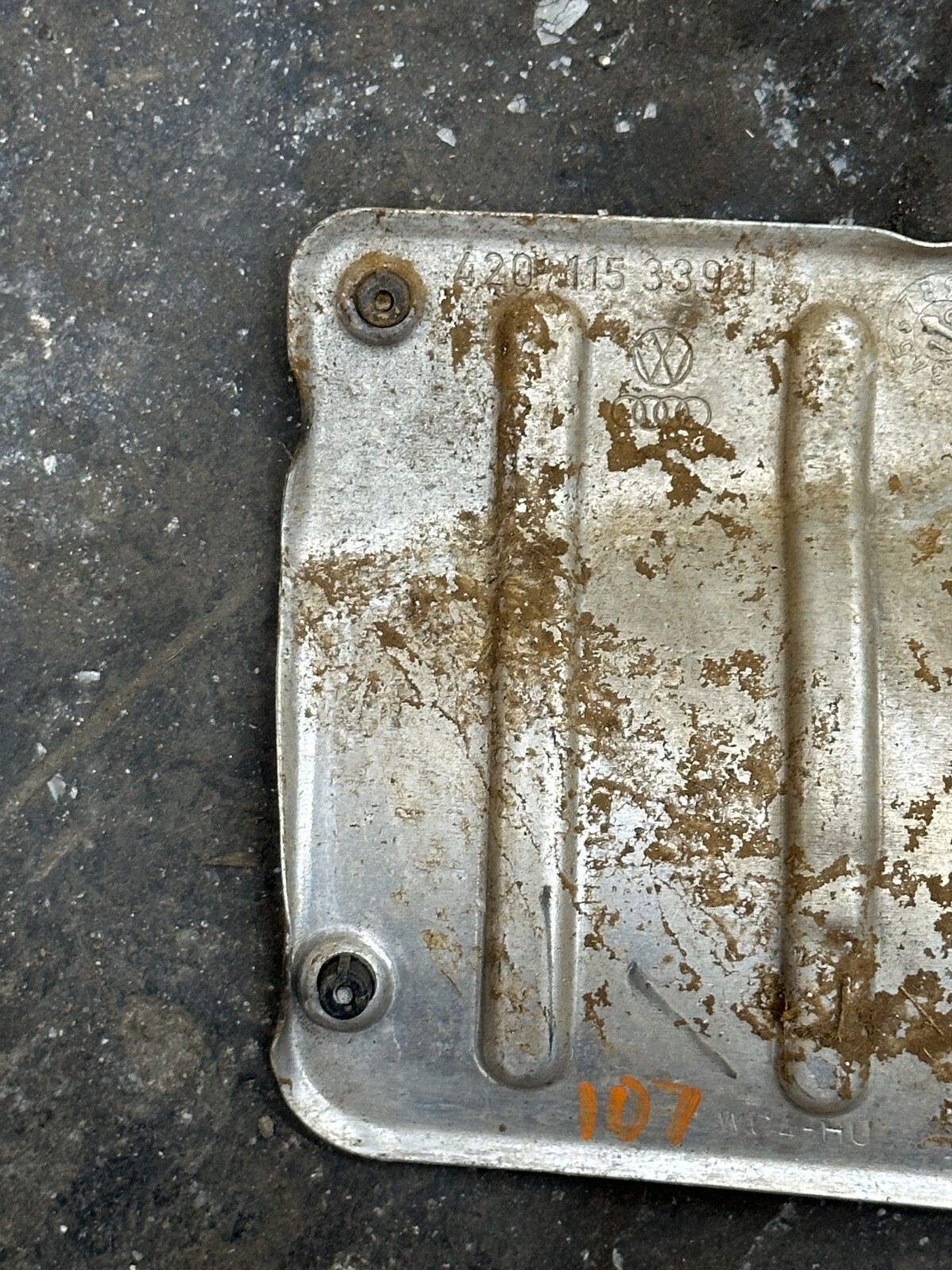 2014 AUDI R8 LEFT HEAT SHIELD PLATE OEM 420 115 339 J 420115339JJ