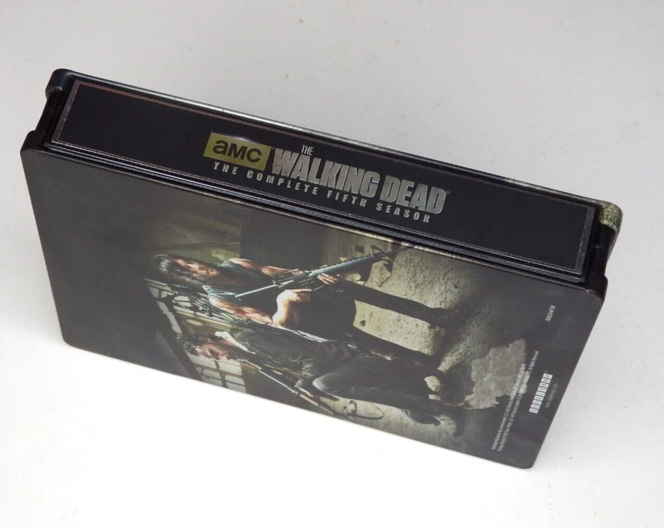 The Walking Dead: Complete Fifth Season (Blu-ray, Steelbook) Season 5 Foto 2 de 4