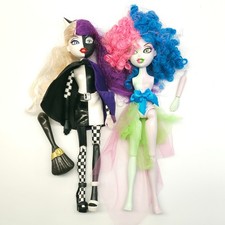 MGA Bratz Bratzillaz Switch-A-Witch Black White Pink Green Glam Gets Wicked