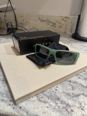 Oakley Sunglasses 0009231-0185 Matte Jade Frame Prizm Black Lens