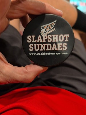 Washington Capitals NHL Hockey Puck WORLD Czech Eagle Slapshot Sundaes WB50 WBDC