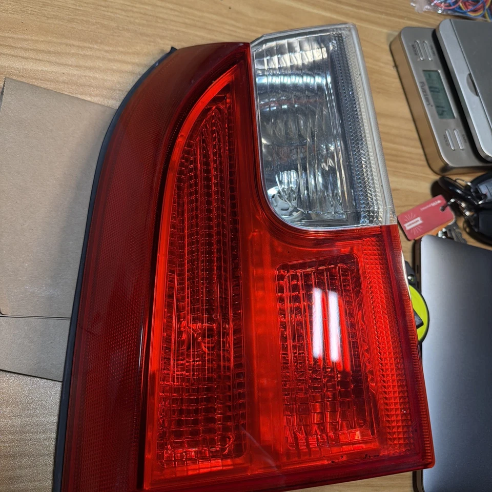 Genuine Used GM Driver Side Tail Lamp Applique 20845443 GMC Terrain 2010-2017 - Image 2 of 4