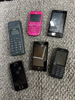 Handy Restposten Ersatzteile Reparaturen Elektronik Konvolut mit Hüllen