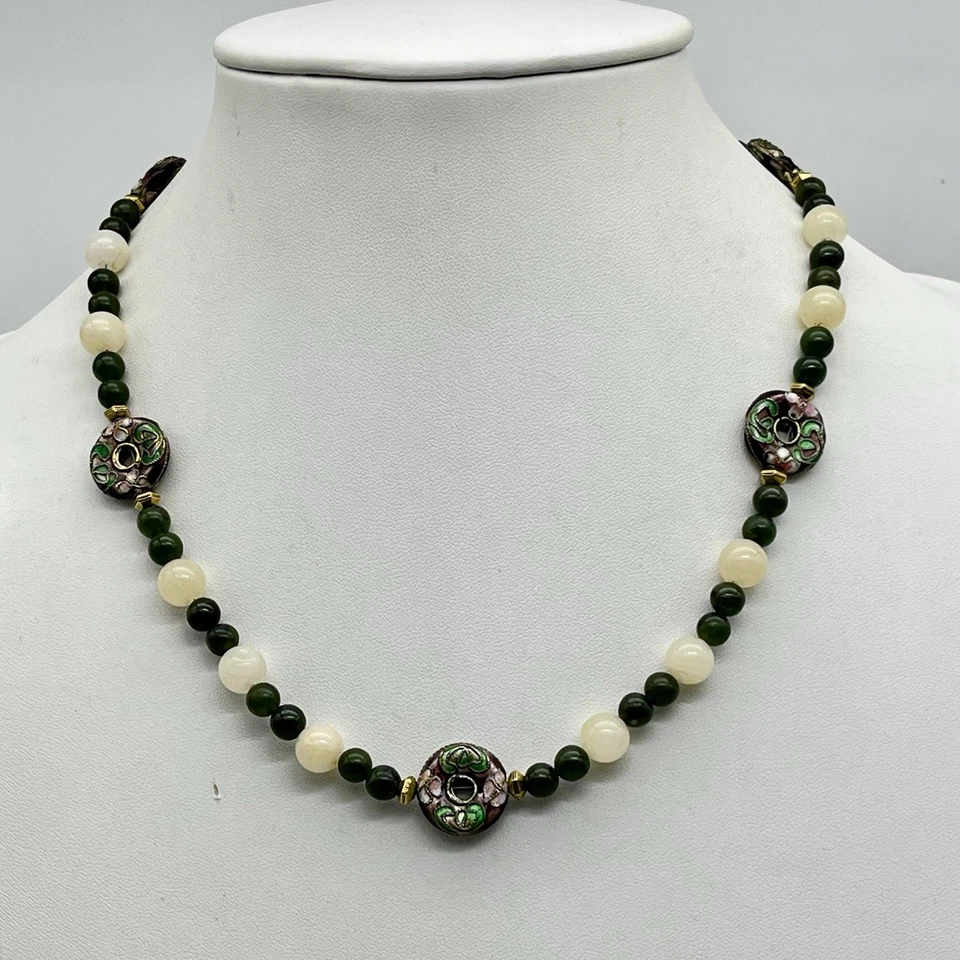 Collar de Cuentas Cloisonné y Jade 14/20 GF Cierre Inspirado en Asia 18" Foto 2 de 4