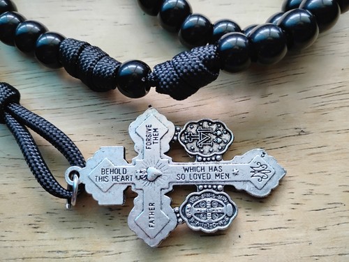 Black Paracord Rosary Beads 10mm Silver 3 Way Pardon Crucifix Rugged Rosaries - Picture 4 of 6