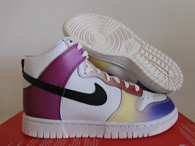 WMNS NIKE DUNK HIGH ''GRADIENT'' SUMMIT WHTIE-BLACK-TEAM RED SZ 6.5 [FD0802-100]