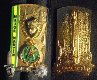 INSIGNE MILITAIRE – 348° PROMO ENSOA MARTIN MJR BOUSS G 5750 MATRICULÉ 1215