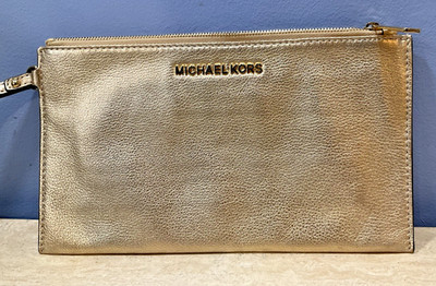 Michael Kors Wristlet Gold Pebbled Leather Soft 10x6'' bag Zip 6 card slots 1 Lge