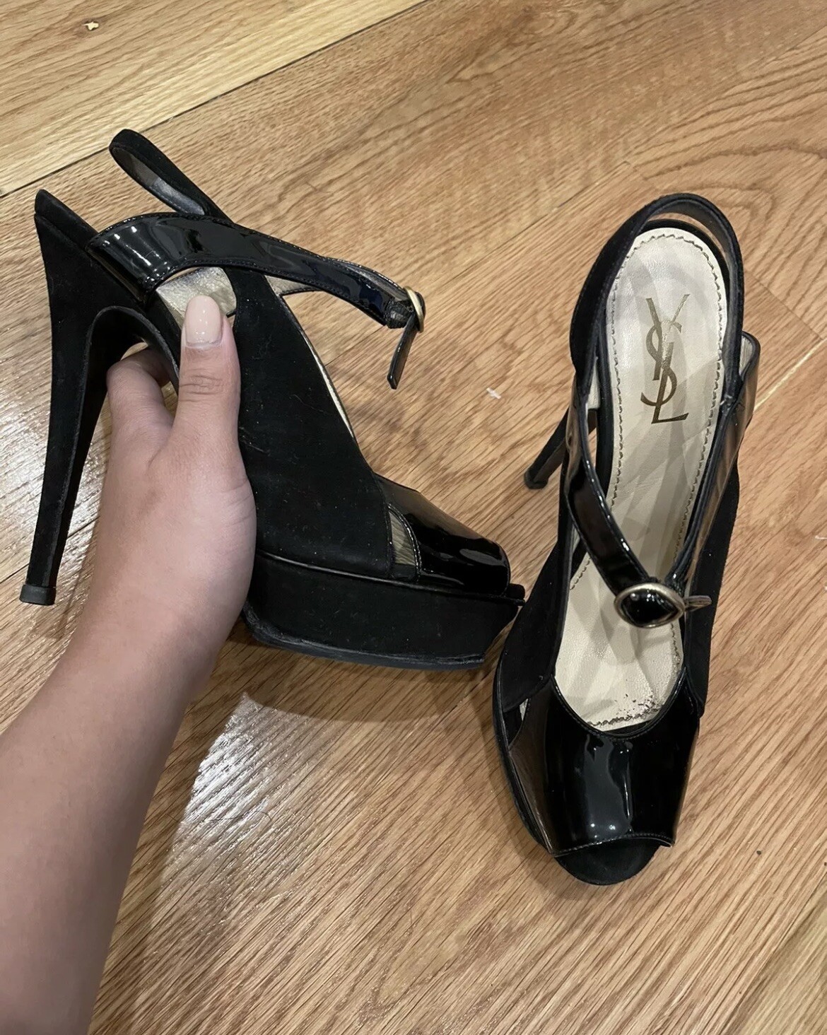 YSL Yves Saint Laurent Tribute Pelle scamosciata patinata nera 37