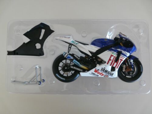 MINICHAMPS 1:12 JORGE LORENZO 2008 SIGNED YAMAHA YZR M1 MOTOGP 122083048 - Picture 3 of 4