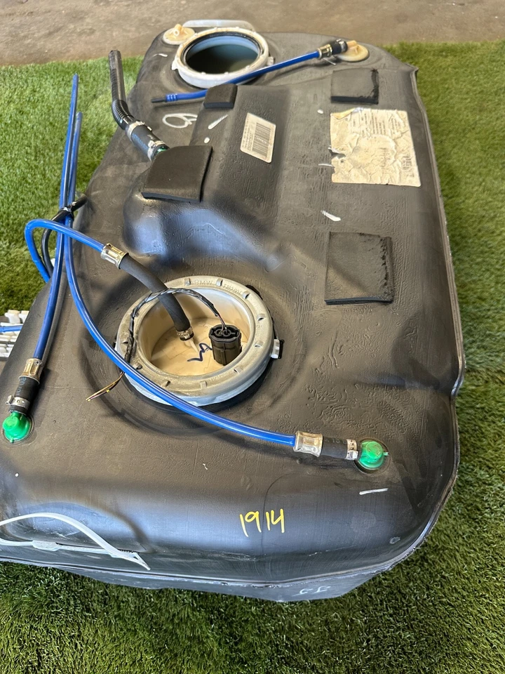 2000 - 20001 - 2002 BMW X5 E53 3.0L FUEL GAS TANK ASSEMBLY 6751818 OEM 231914 Foto 4 de 4