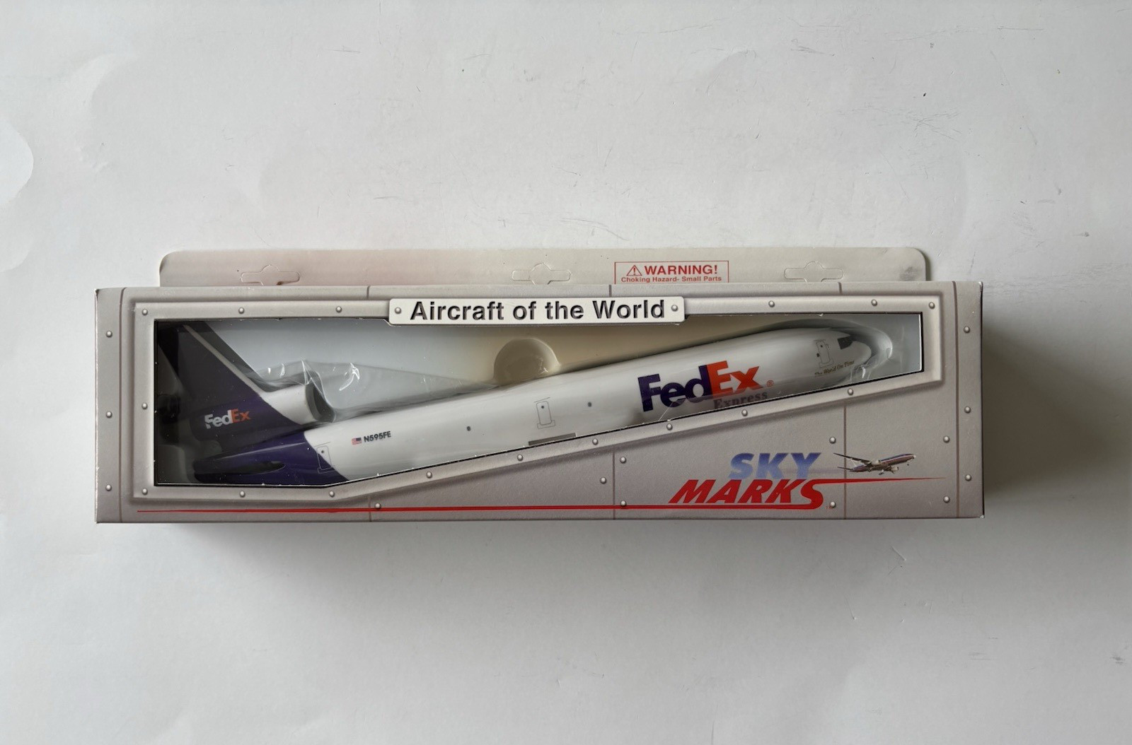 航空機・ヘリコプター SkyMarks 1/200 MD-11 FedEx Amazon.com: Daron Skymarks Fedex Md-11 (1/200 Scale) : Arts