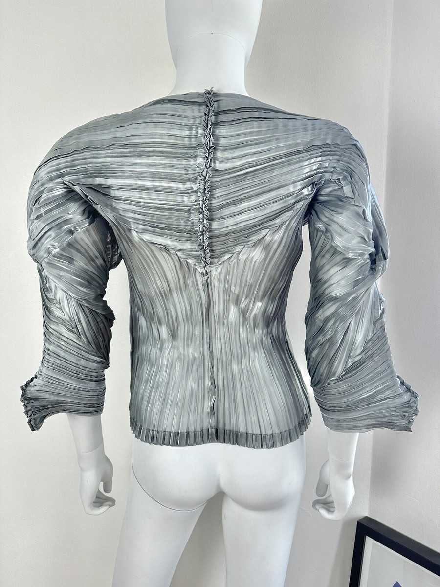 ISSEY MIYAKE vintage Metallic Silver Pleated Top | eBay ISSEY MIYAKE vintage Metallic Silver Pleated Top | eBay
