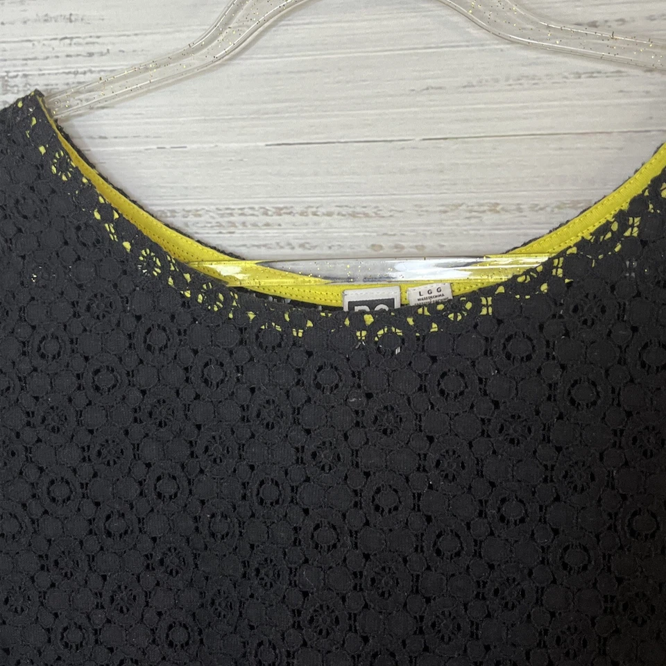 ROXY Shirt Juniors L Black Lace Geometric Circles Short Sleeve Sheer Scoop Neck - Image 3 of 4