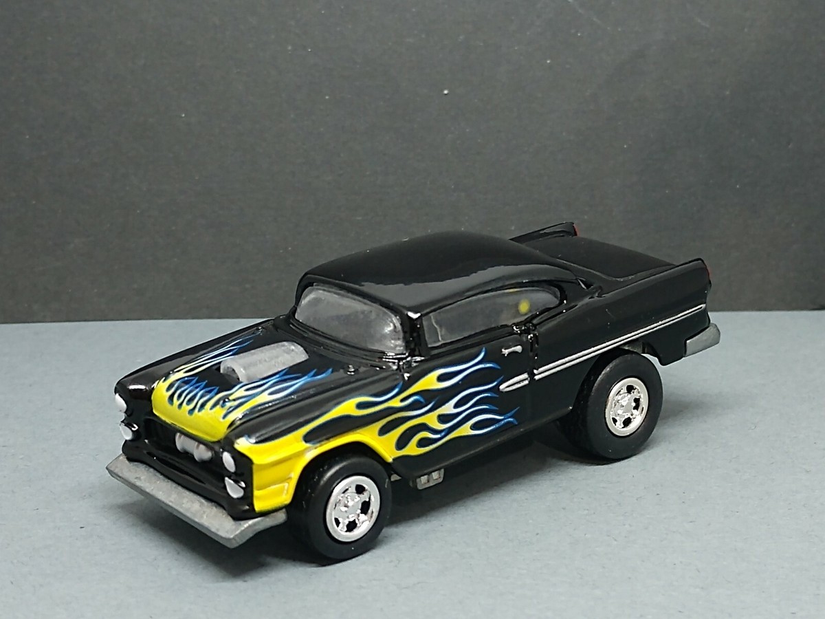 1955 CHEVY BEL AIR CLASSIC FLAMED HOT ROD COLLECTIBLE 1/64 SCALE