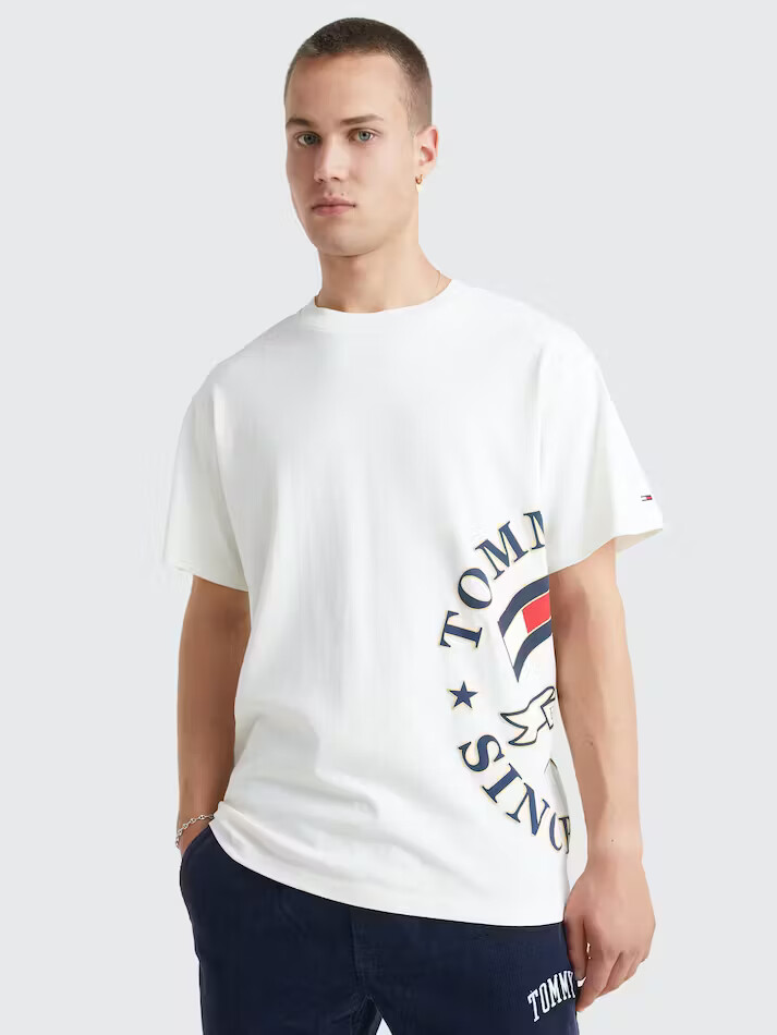  Jeans シグネチャー ポップ フラッグ Tシャツ 送関込 Tommy Jeans classic signature pop flag t-shirt in black | ASOS