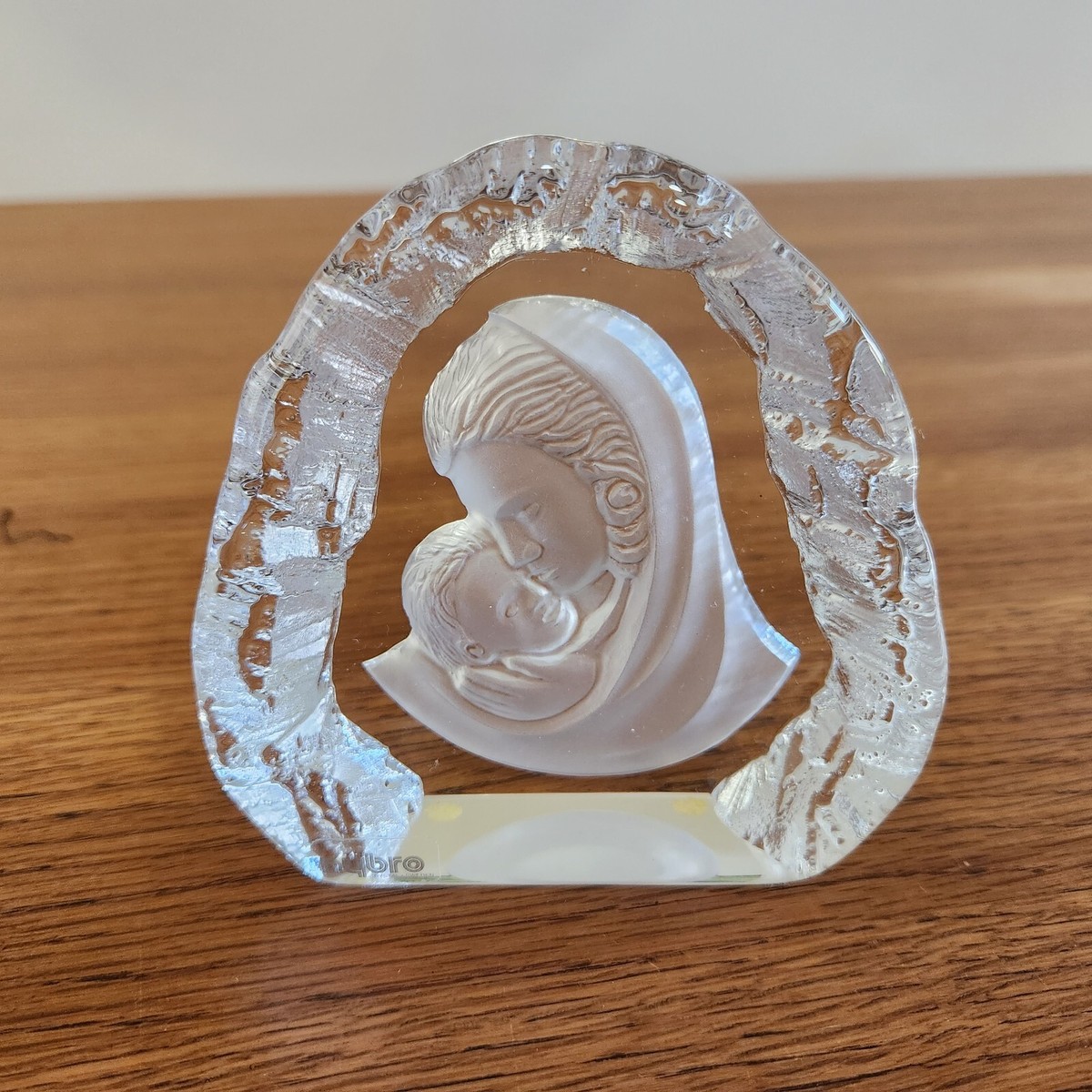 Nybro Sweden Crystal Ice Art Glass Mother And Child Relief