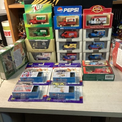 RESTPOSTEN 24 LLEDO/MATCHBOX TRUCKS. COCA COLA, PEPSI, 7UP, DENNIS the Menace.