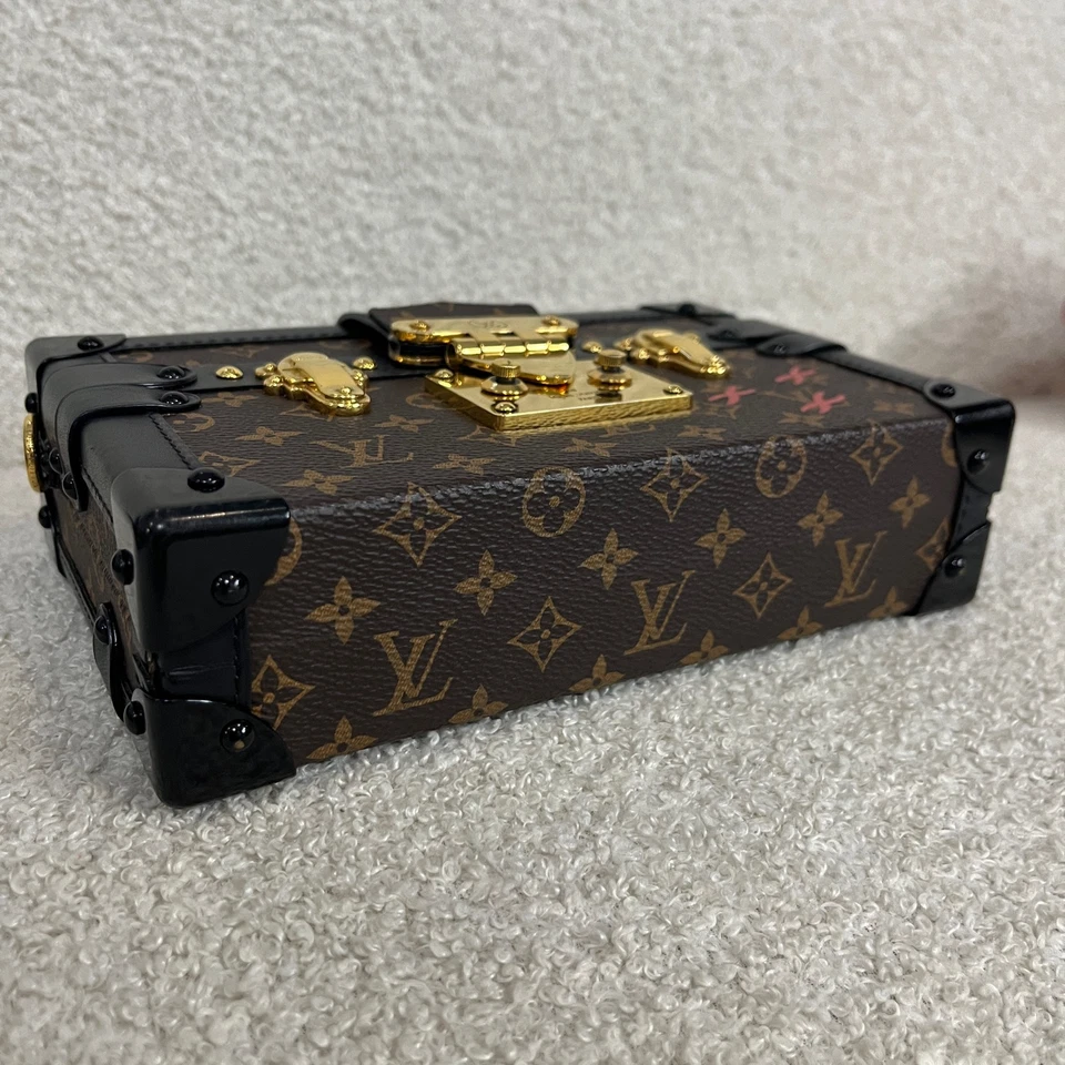 Caja rígida Louis Vuitton Petite Malle edición limitada Foto 3 de 4