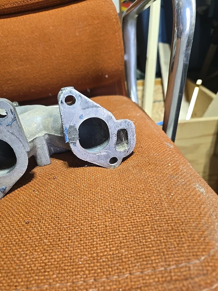 Nissan Sentra 1987-1990 colector de admisión B12 E16S 33M Foto 3 de 4